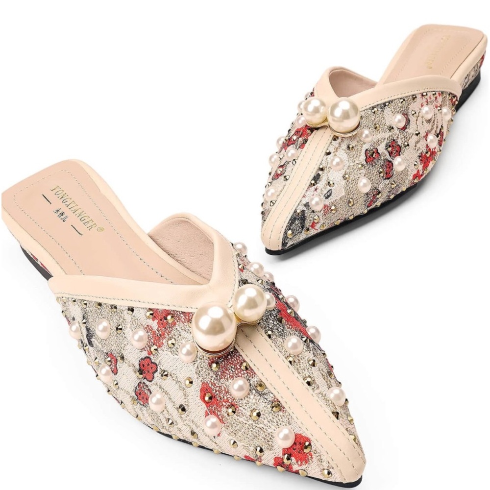 GORGEOUS! NEVER WORN***Hxlber Women's Mules Rhinestone Pointed Toe Flat Size 8.5